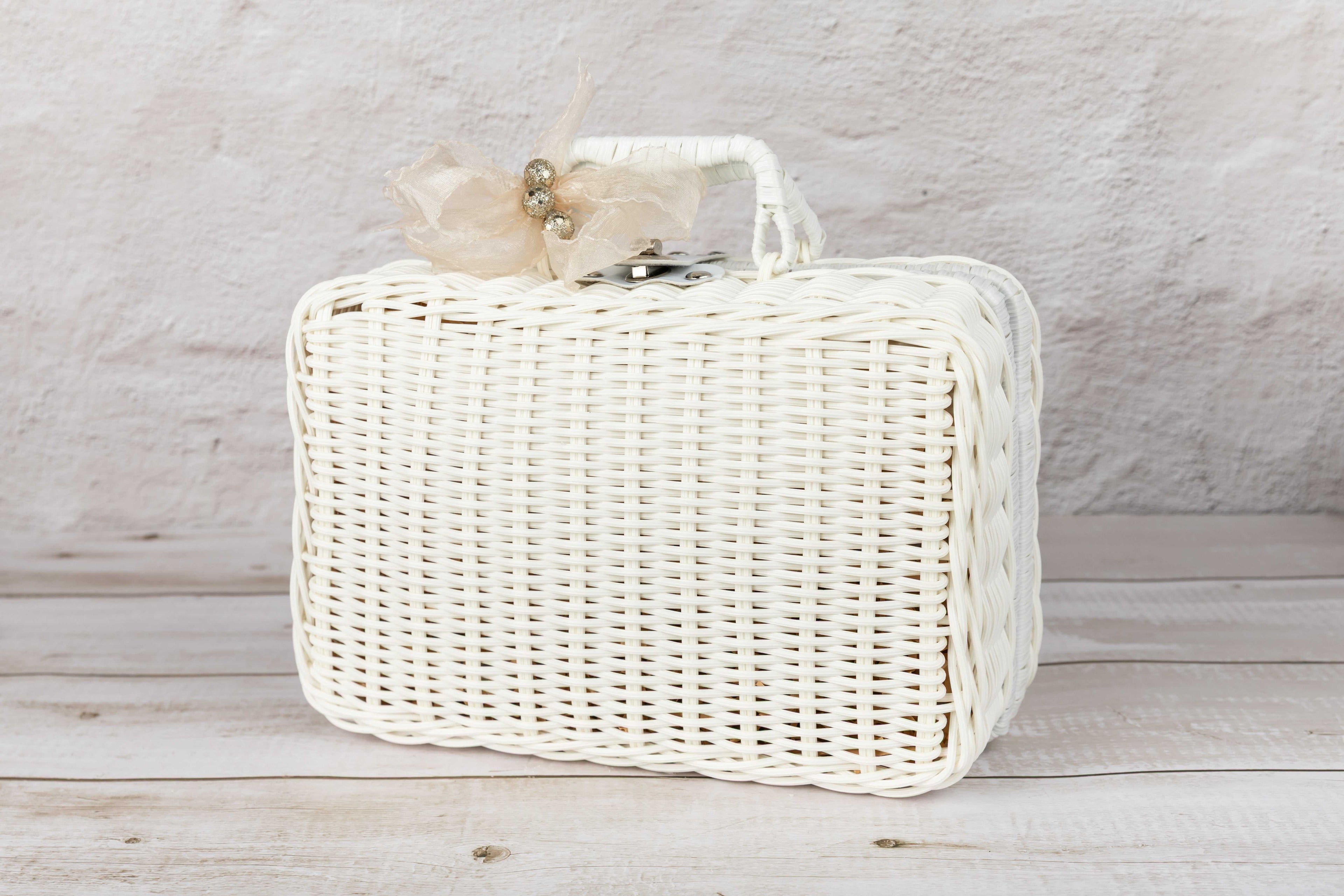 Wellness set in retro rattan suitcase with scented candle soap and reed diffuser